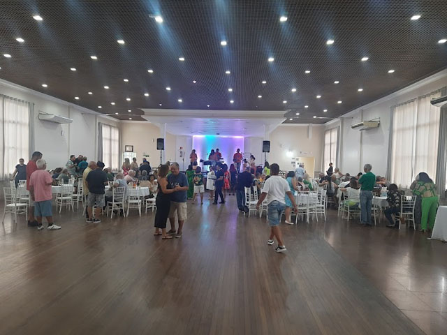 Confraternização de Santos agita associados na Baixada!