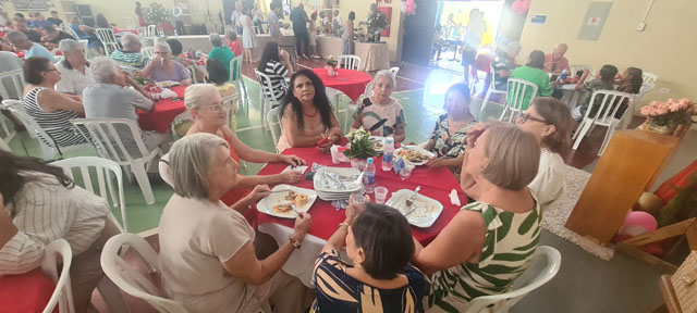 Almoço celebra o Dia das Mães e o 27º aniversário da Regional de Três Lagoas